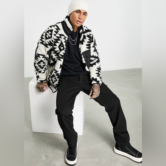 Bershka - Men’s Geometric Pattern Fleece Jacket - Small - Picture 4 of 4